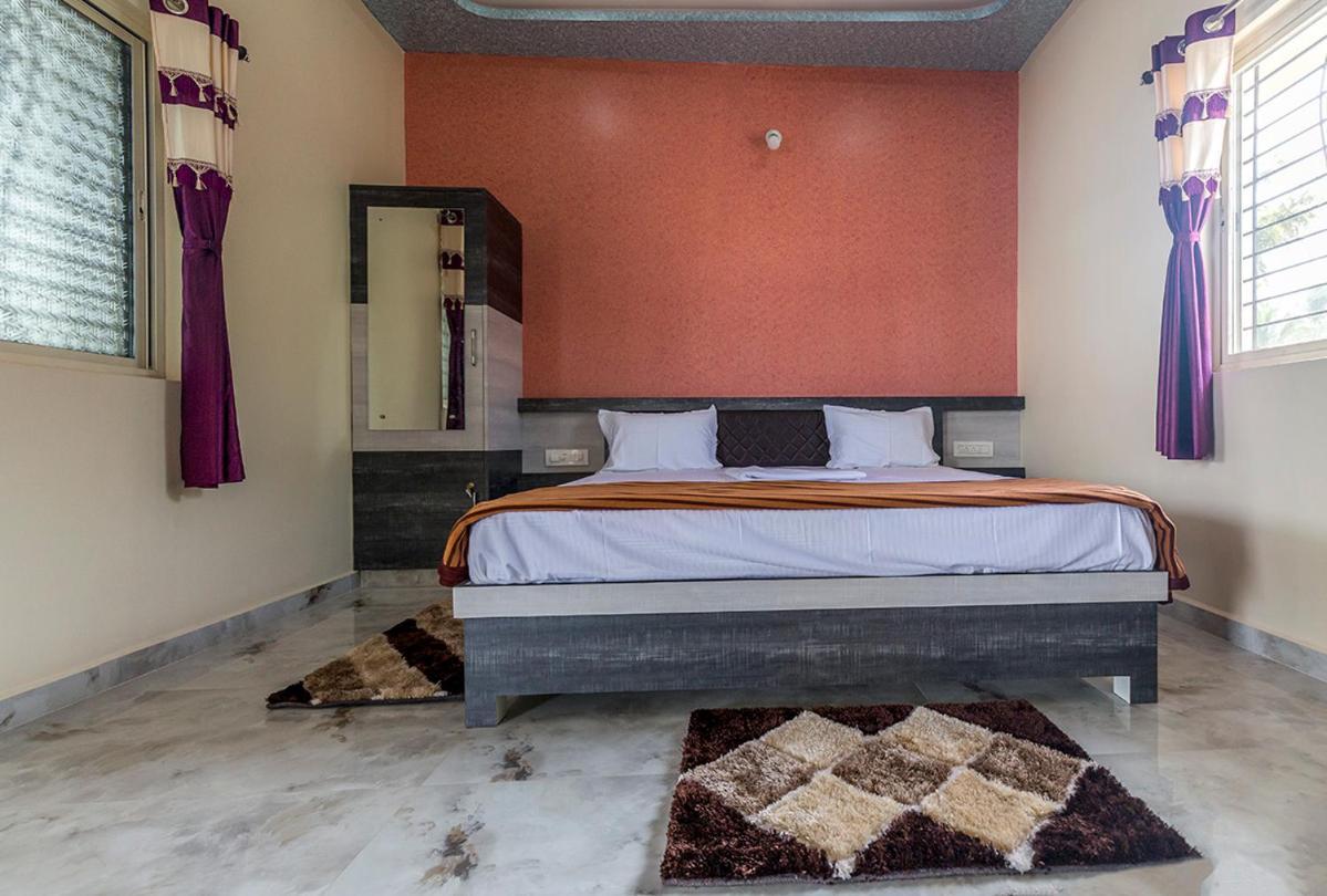 Krishna Homestay ฮัมปี ภายนอก รูปภาพ
